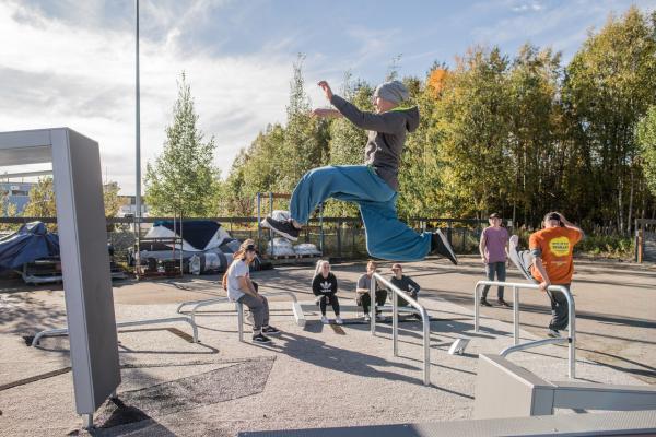 Medium dash parkour protos2
